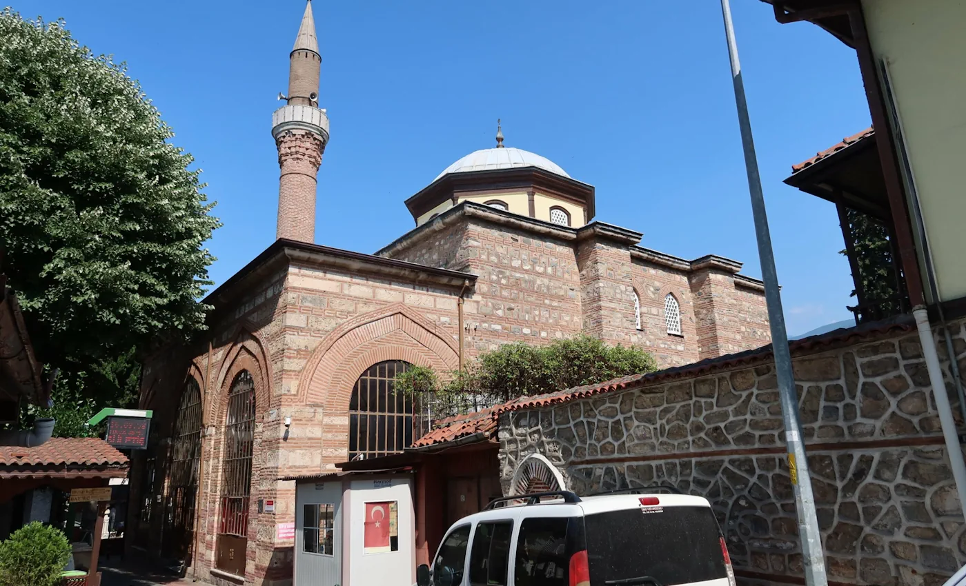 Üftade Hazretleri Türbesi ve Camii görünümü