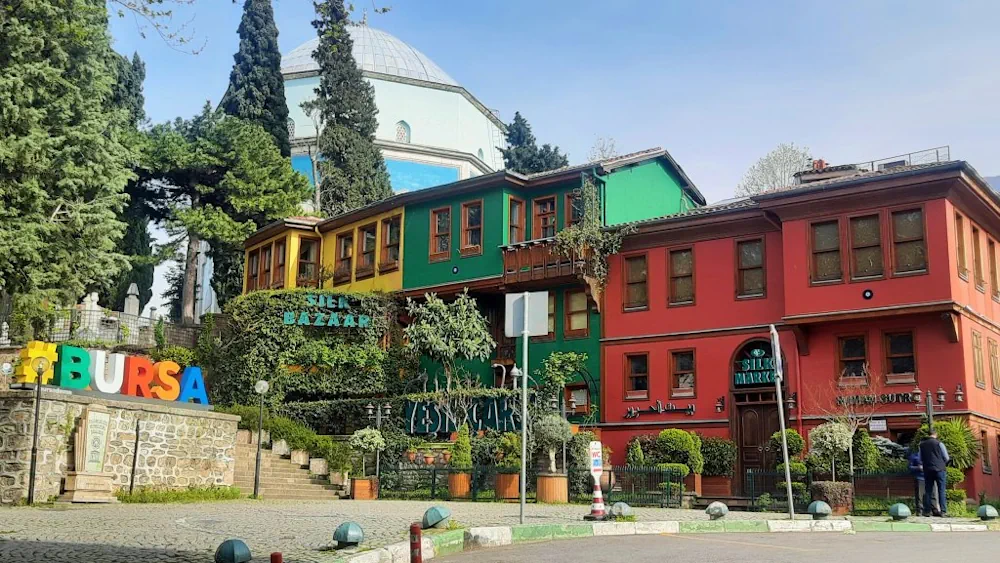 Yeşil Camii ve Yeşil Türbe görünümü