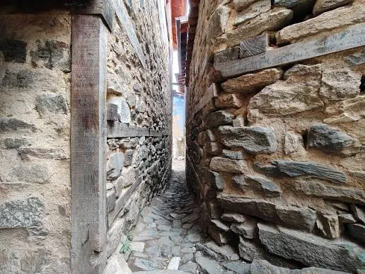 Bursa Cumalıkızık Köyü Cin Aralığı, dünyanın en dar sokağı